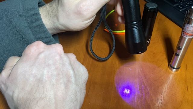 Обзор ультрафиолетовых фонариков, какой лучше? смотреть онлайн