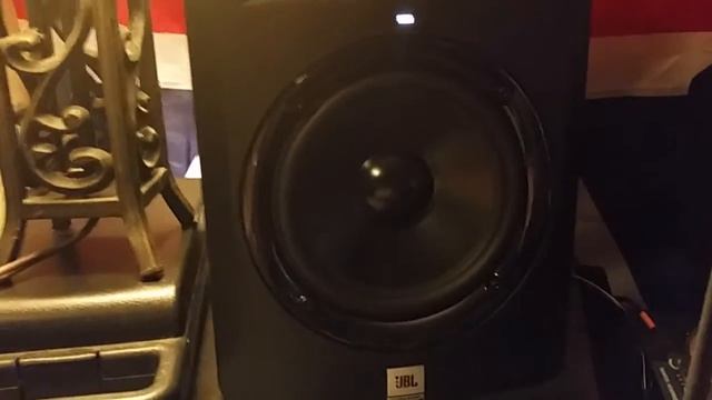 JBL LSR-305 Studio Reference Monitors an honest look смотреть онлайн