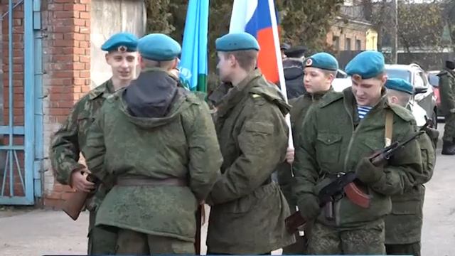 Участники клуба «Юный десантник» стали обладателями аттестационных книжек смотреть онлайн