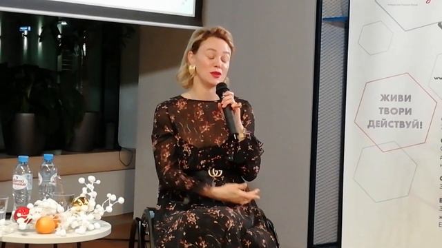 Про женщин. Ксения Безуглова может прыгнуть с парашютом и совершить восхождение на Эльбрус. Часть смотреть онлайн