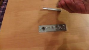 Инструмент для установки заклепок-хольнитенов.