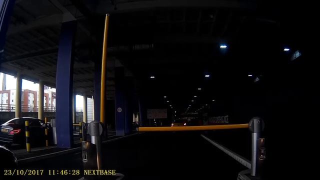 Dash Cam - Reading Oracle Car Park Exit 23-10-2017 смотреть онлайн
