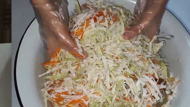 Квашеная Капуста в Своем Соку, Очень Простой Рецепт | How to Make Homemade Sauerkraut смотреть онлайн