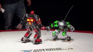 Асура против Хромированного Малыша. Битва роботов в Японии