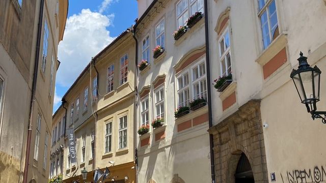 [Аудио] Вы никогда не будете за "своего" за границей. Это не так, как вы думаете | Olinka смотреть онлайн