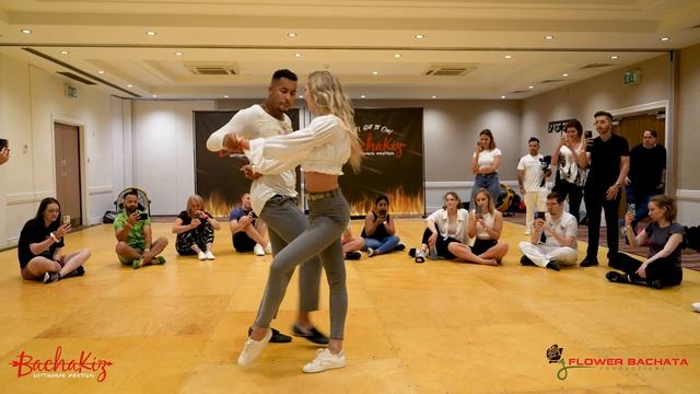 Leo y Jurguita - Bachata смотреть онлайн