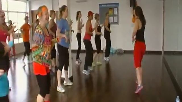 ZUMBA® fitness class with Viktoria "Ai Se Eu Te Pego" смотреть онлайн