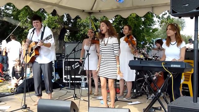 КДИМБ - Let me go на Пикнике Афиши 2010 смотреть онлайн