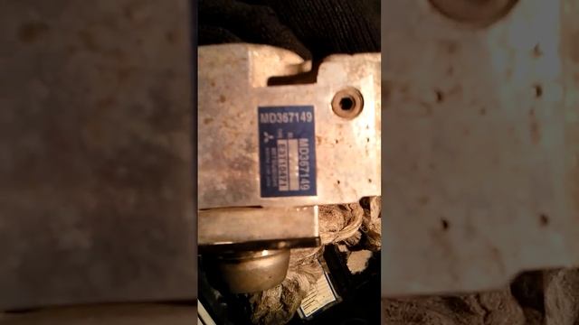 Mitsubishi Pajero IO меняем насос(тнвд) 3-го поколения в замен 2го. смотреть онлайн