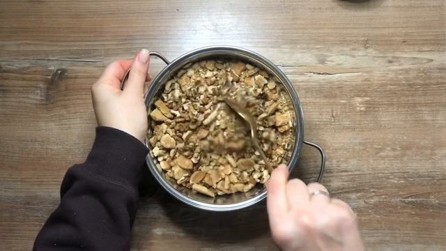 КАК ПРИГОТОВИТЬ ШОКОЛАДНУЮ КОЛБАСУ С ОРЕХАМИ. смотреть онлайн