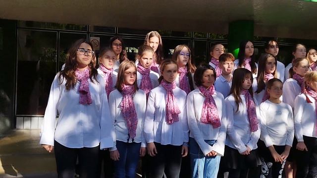 „The Show Must Go On” – Хор старијих разреда ОШ „Надежда Петровић” – Дан школе 2022. смотреть онлайн