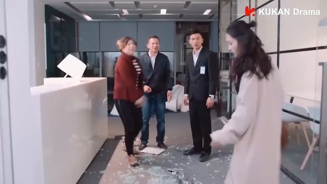 Full Movie | 依依不捨的總裁離開前給灰姑娘留下定情信物给她爱的擁抱? 中国电视剧 смотреть онлайн