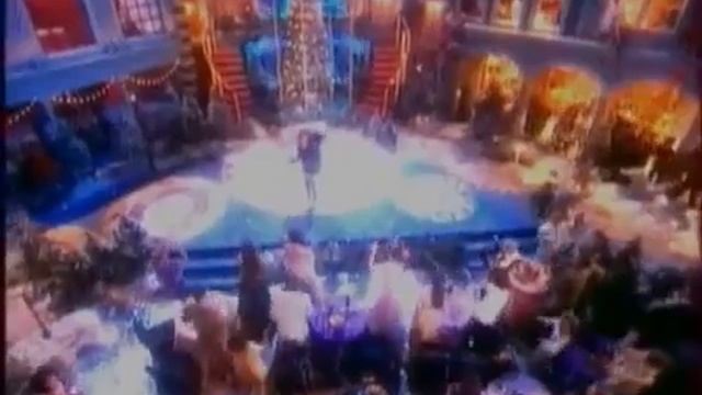 Алла Пугачева Снег падает на всех смотреть онлайн