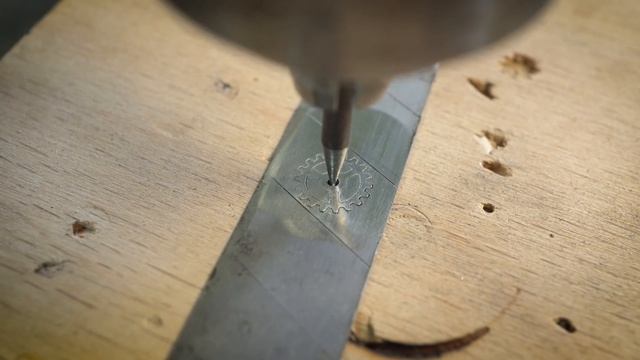 Вырезаем шестерёнку из лезвия канцелярского ножа! ProDIY смотреть онлайн