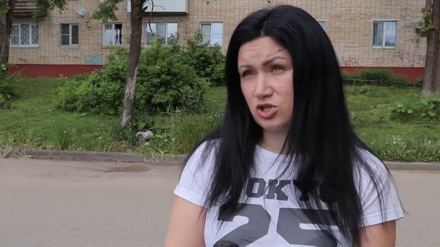 В Смоленске продолжается покос травы во дворах смотреть онлайн