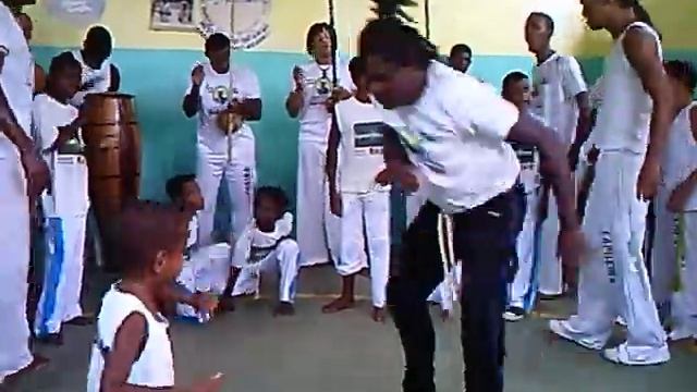 Batizado de Capoeira do Grupo Raizes Negras смотреть онлайн