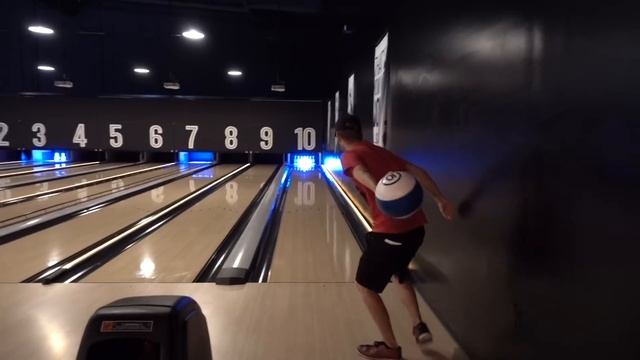 THE RETURN TO THE BOWLING ALLEY смотреть онлайн