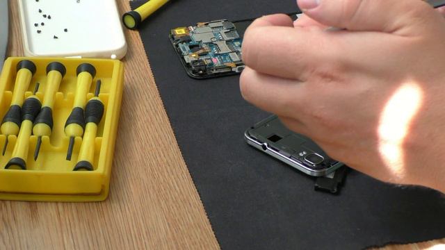 Инструкция по замена рамки zopo С2 / zp980 (case and middle frame ) смотреть онлайн