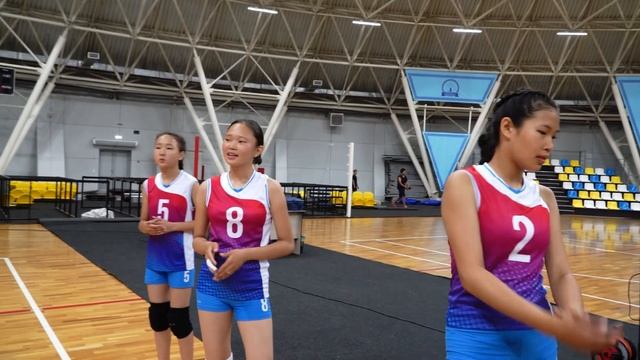 Командный, безопасный и душевный. Волейбол смотреть онлайн