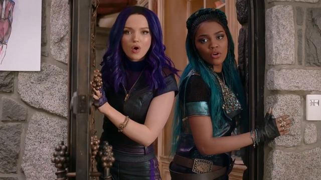 Dove Cameron Said Descendants 4 Would Be 'Super Wrong' смотреть онлайн