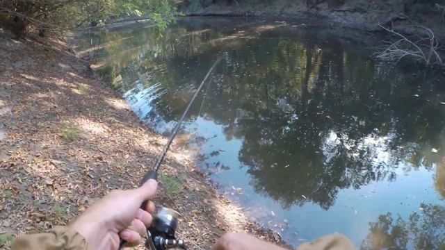 Щука ТОРПЕДА делает свечи и рвет фрикцион (вываживание Щуки на лайтовый спиннинг) смотреть онлайн