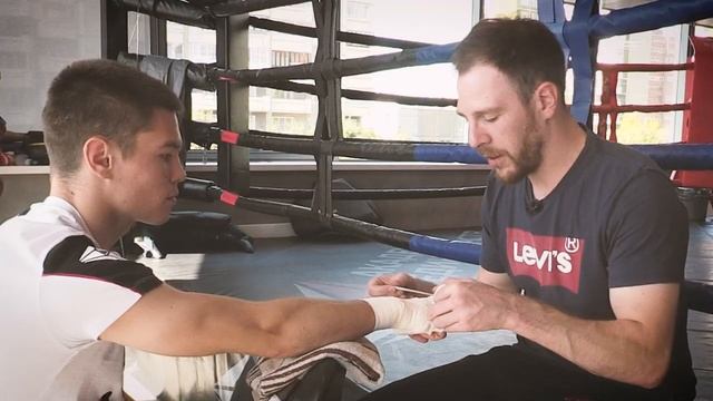 Как тэйпируются профессиональные боксеры? Мастер-класс от Магомеда Курбанова | #boxingtv смотреть онлайн