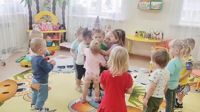 Сиреневая (средняя группа). День рождения Стёпы смотреть онлайн