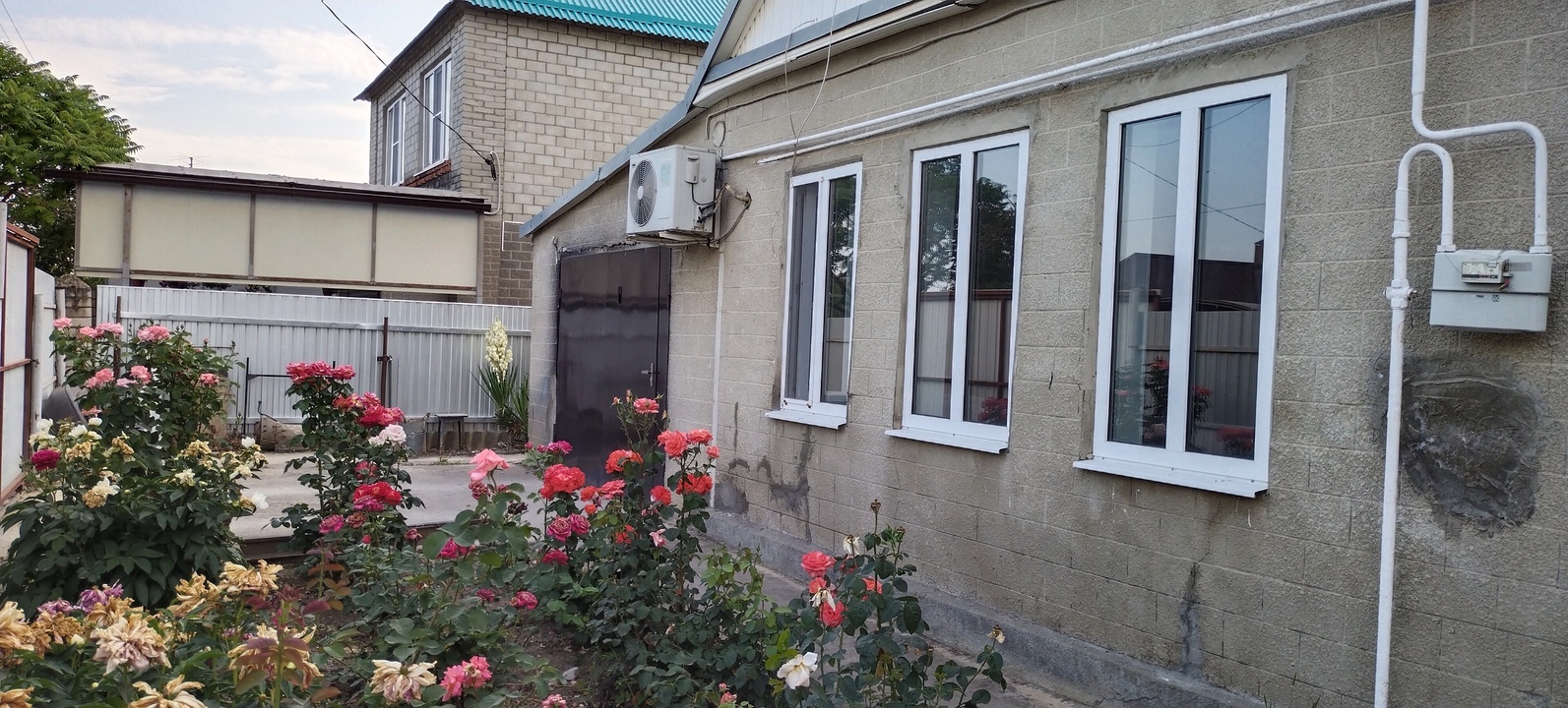 Крепкий, уютный дом на юге! смотреть онлайн