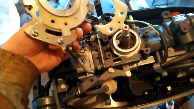 Снятие маховика и смазка пластины на Sea-Pro 9.8 смотреть онлайн