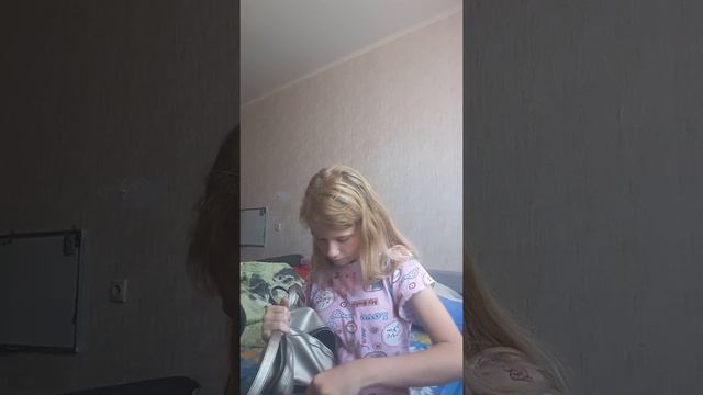😘//Что я возьму в поездку?//Что лежит в моём рюкзаке?//Что,я уезжаю//И куда же ||😘 смотреть онлайн