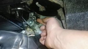 НИВА212140 с кондиционером потекла печка. Установка подводящей трубки.