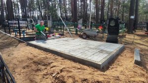 Установка борта и тротуарной плитки и памятников. Пересады Борисовский р-н.