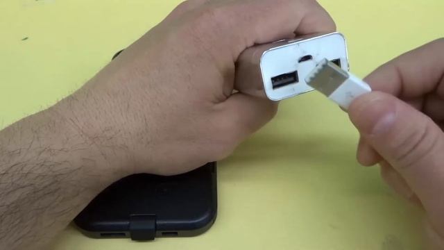 How To Use A Portable Power Bank To Charge Your Devices-Tutorial смотреть онлайн