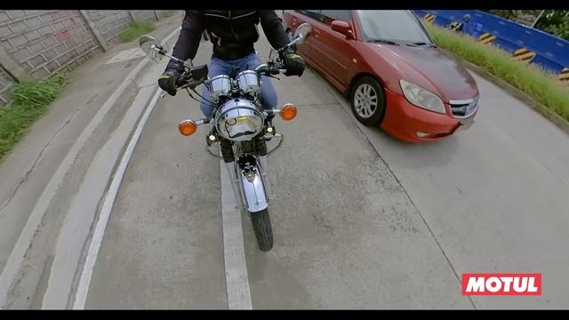 Yamaha SR400 смотреть онлайн