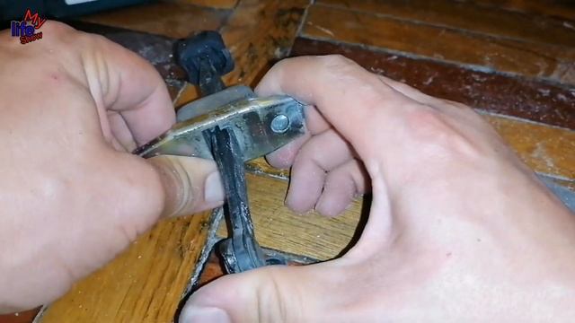 Ремонт фиксатора двери. Тойота, ваз и т.п смотреть онлайн