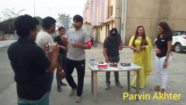 Vivian Dsena with wife Nouran Aly celebrated of Sirf Tum 🎉#viviandsenathesuperhero #viviandsena смотреть онлайн