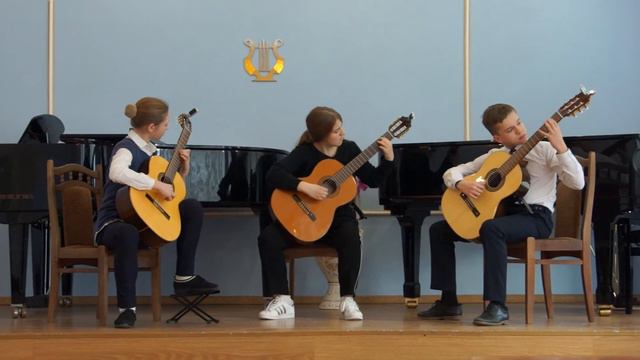 1089 Ансамбль гитаристов Алиева А , Туманов М , Петрова У г Обнинск Медленный снег смотреть онлайн