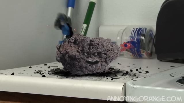 Annoying Orange - Meteortron (Transformers Spoof) смотреть онлайн