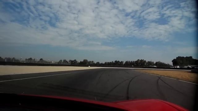 Le Vigeant 2011 Ferrari 458 Italia VS autres Ferrari.mp4 смотреть онлайн