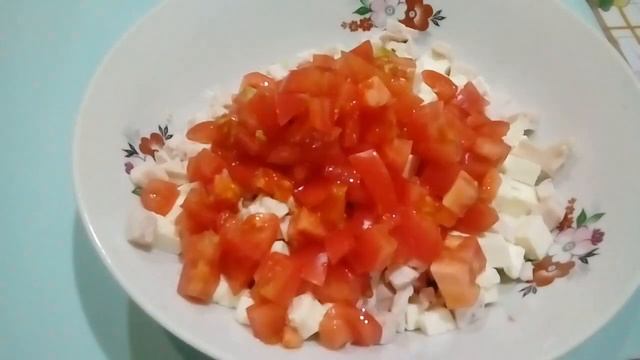 Диетический салат " Каприз" с сыром "Моале" и курицей. Всего четыре продукта для наслаждения. смотреть онлайн