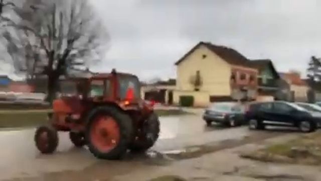 Spomenik NOB Komletinci 1 смотреть онлайн