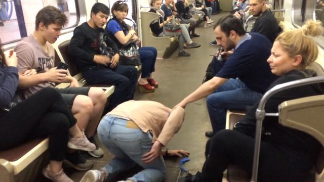 ПРАНК НА РЕАКЦИЮ ЛЮДЕЙ / PRANK смотреть онлайн