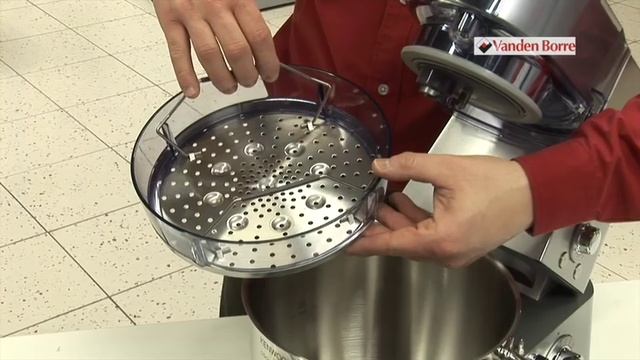 KENWOOD COOKING CHEF KM096 - Robot de cuisine - Notre vidéo produit Vandenborre.be смотреть онлайн