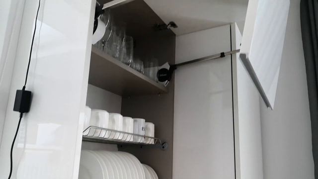 Заедание механизма Blum Aventos HF servodrive смотреть онлайн