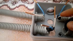 Подключение одноклавишного  выключателя и розетки. Простой способ.