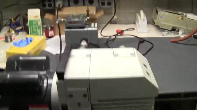 Leybold Trivac Model D16B Vacuum Pump смотреть онлайн