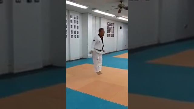 1992 U.S. Olympic Taekwondo Head Coach GrandMaster Dong Keu смотреть онлайн