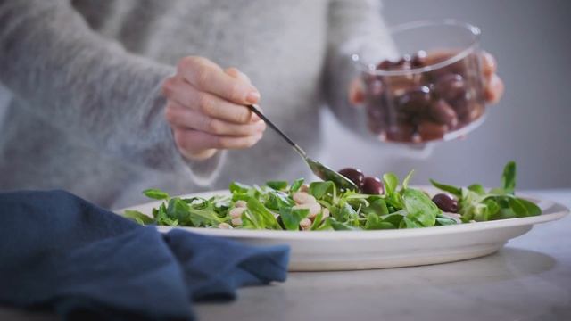 Electrolux ir AEG šaldytuvai su lengvai transformuojama stalčių, lentynų ir durelių sistema смотреть онлайн