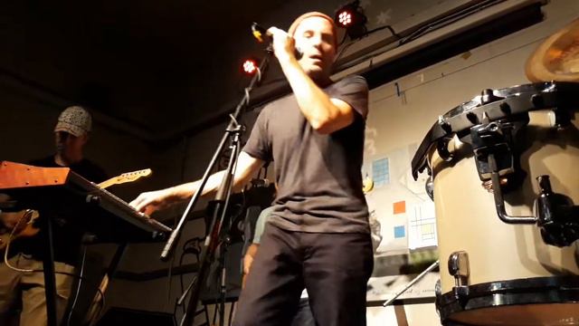 Запрещённые Барабанщики - На Бродвее Шумном. Москва. Рюмочная в Зюзино. (02.10.2020). смотреть онлайн