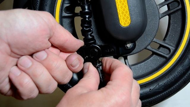 Регулировка тормоза Ninebot KickScooter Max / Brake adjustment. смотреть онлайн